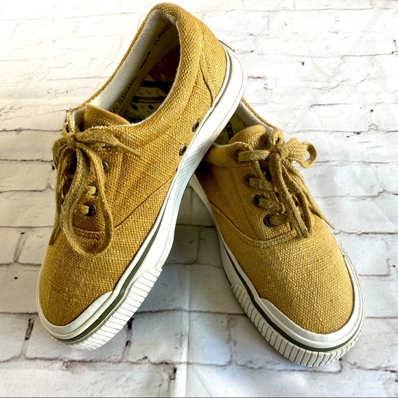 Tommy Bahama Shoes - Tommy Bahama Freeport Boat Tennis Shoes Khaki 6.5